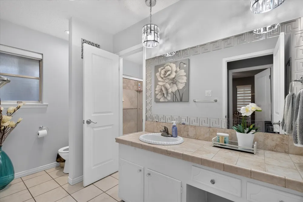 1317 W Redbud Drive Hurst, TX 76053