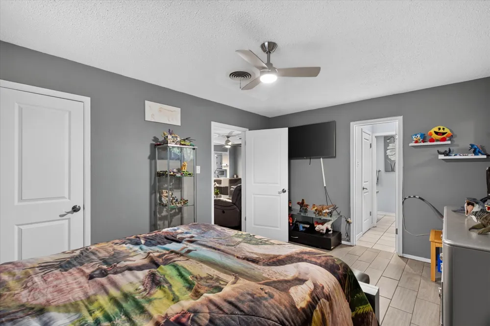 1317 W Redbud Drive Hurst, TX 76053
