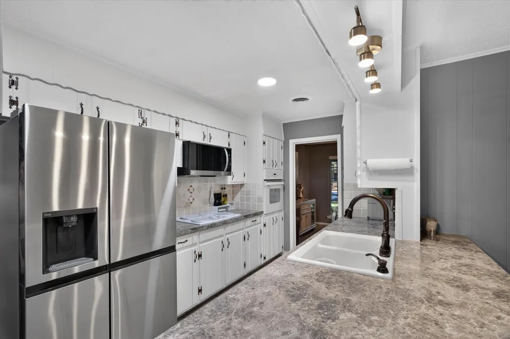 1317 W Redbud Drive Hurst, TX 76053