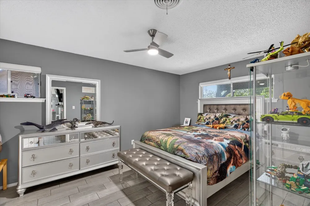 1317 W Redbud Drive Hurst, TX 76053