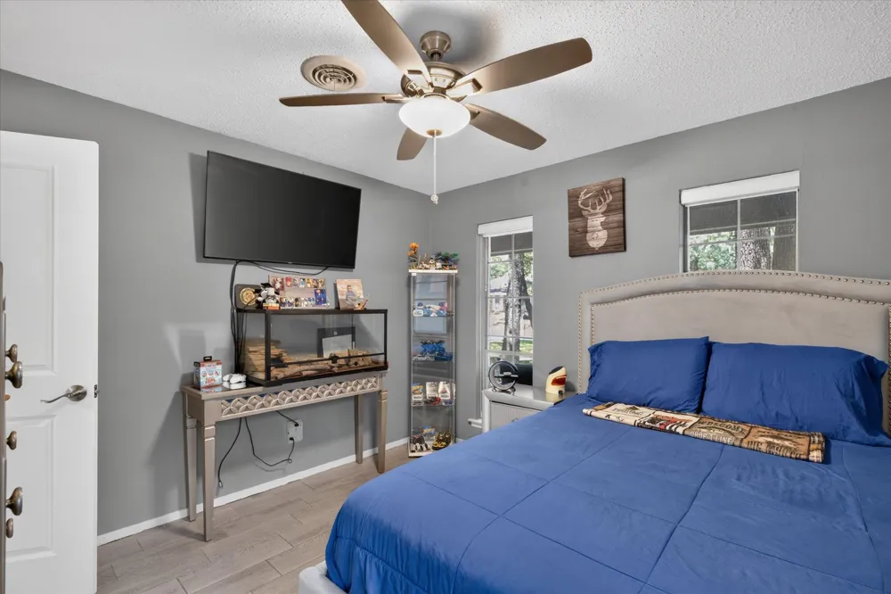 1317 W Redbud Drive Hurst, TX 76053