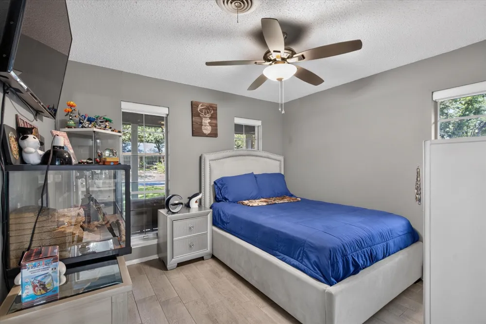 1317 W Redbud Drive Hurst, TX 76053