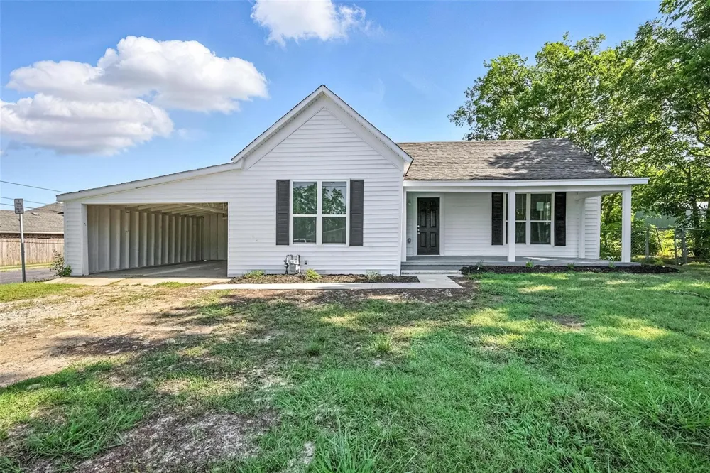 412 3rd Street Whitesboro, TX 76273
