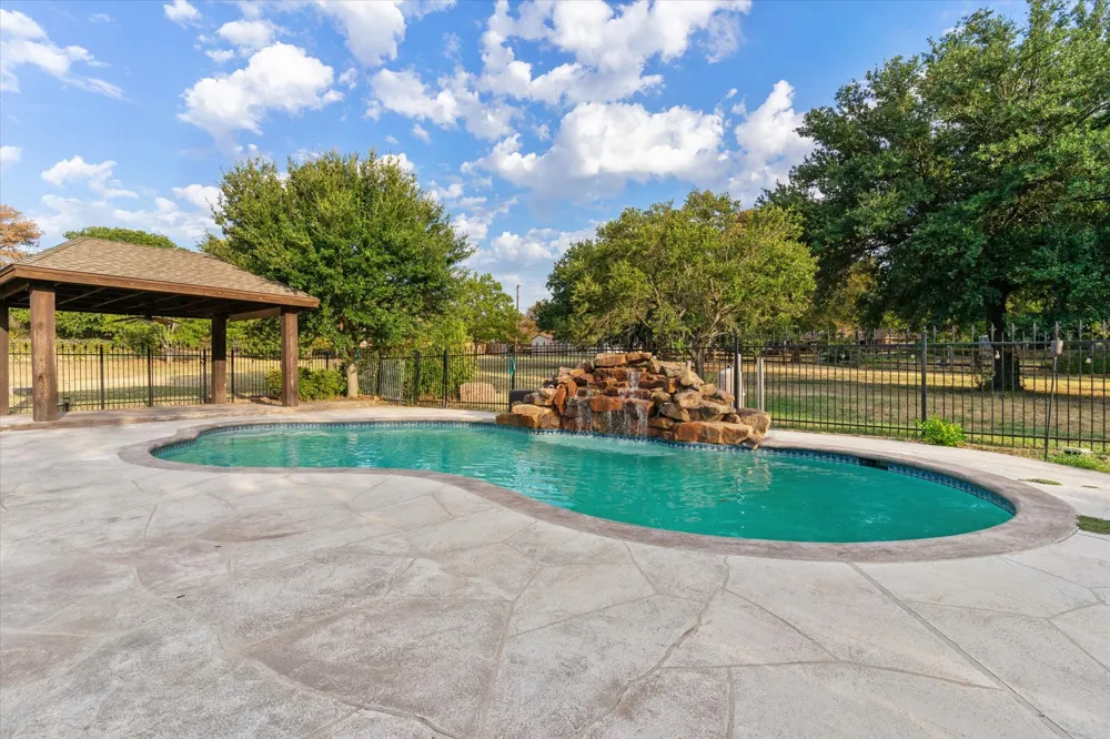 501 Valle Vista Court Keller, TX 76248