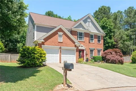 1335 Lyndhurst Way