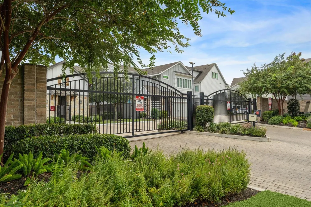 1415 Biondo Way Houston, TX 77008