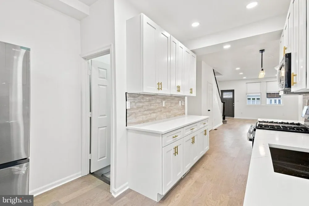 5039 SMEDLEY STREET Philadelphia, PA 19141
