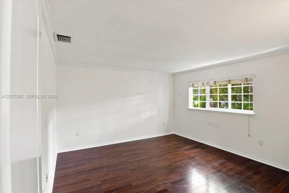 6473 Sunset Dr South Miami, FL 33143