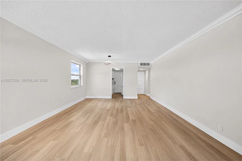 3301 Spanish Moss Ter #806 Lauderhill, FL 33319
