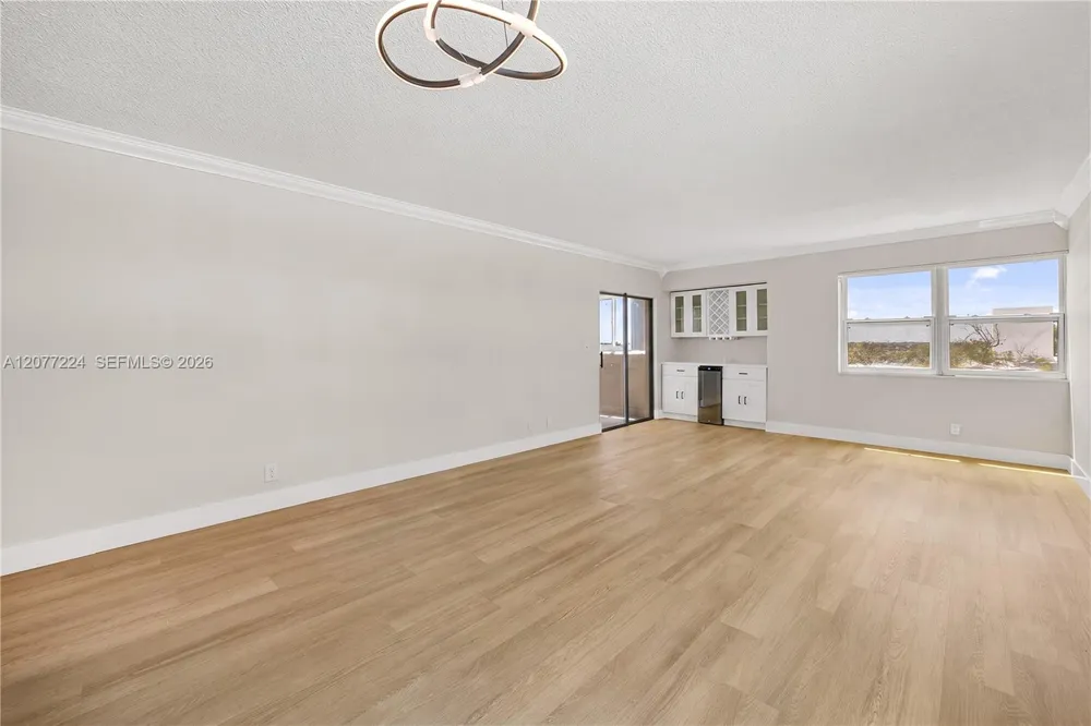 3301 Spanish Moss Ter #806 Lauderhill, FL 33319