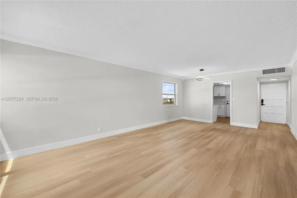 3301 Spanish Moss Ter #806 Lauderhill, FL 33319