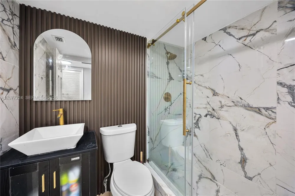 3301 Spanish Moss Ter #806 Lauderhill, FL 33319