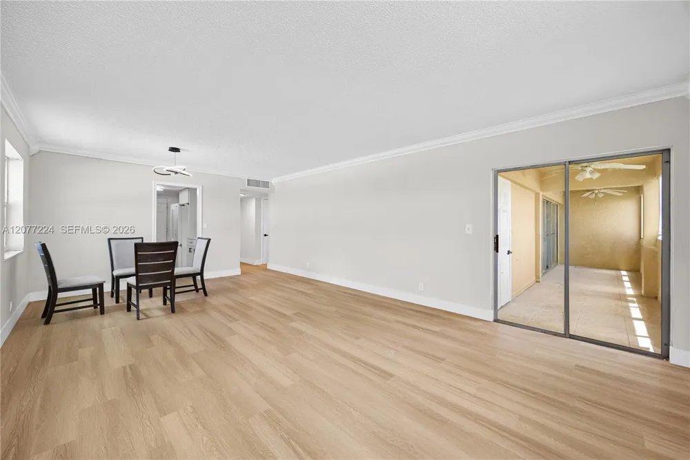 3301 Spanish Moss Ter #806 Lauderhill, FL 33319