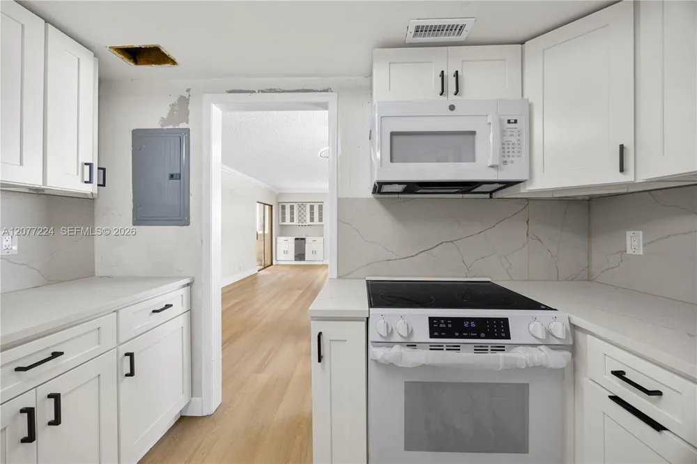 3301 Spanish Moss Ter #806 Lauderhill, FL 33319