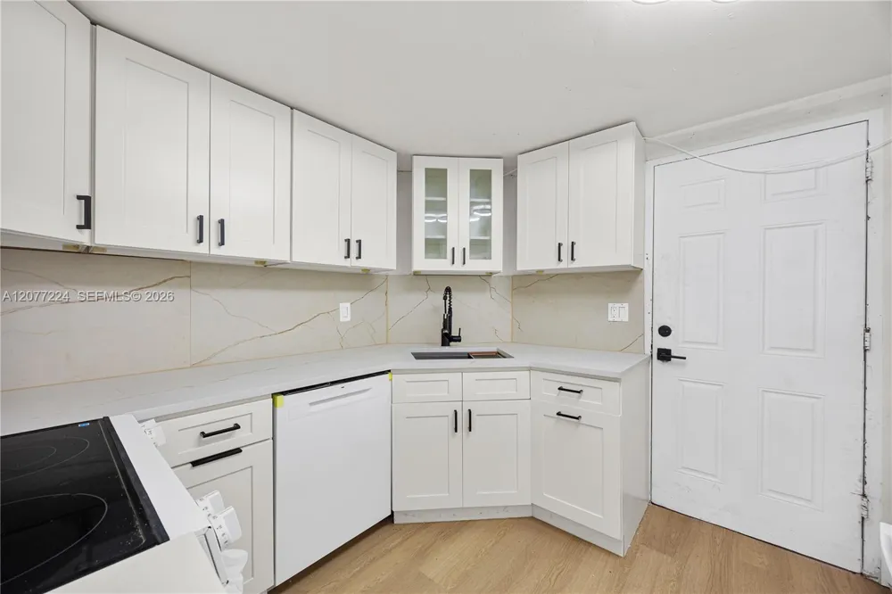 3301 Spanish Moss Ter #806 Lauderhill, FL 33319