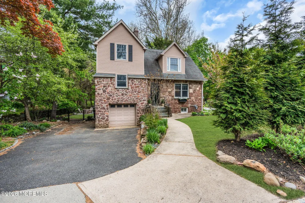 10 Passaic Avenue Roseland, NJ 07068