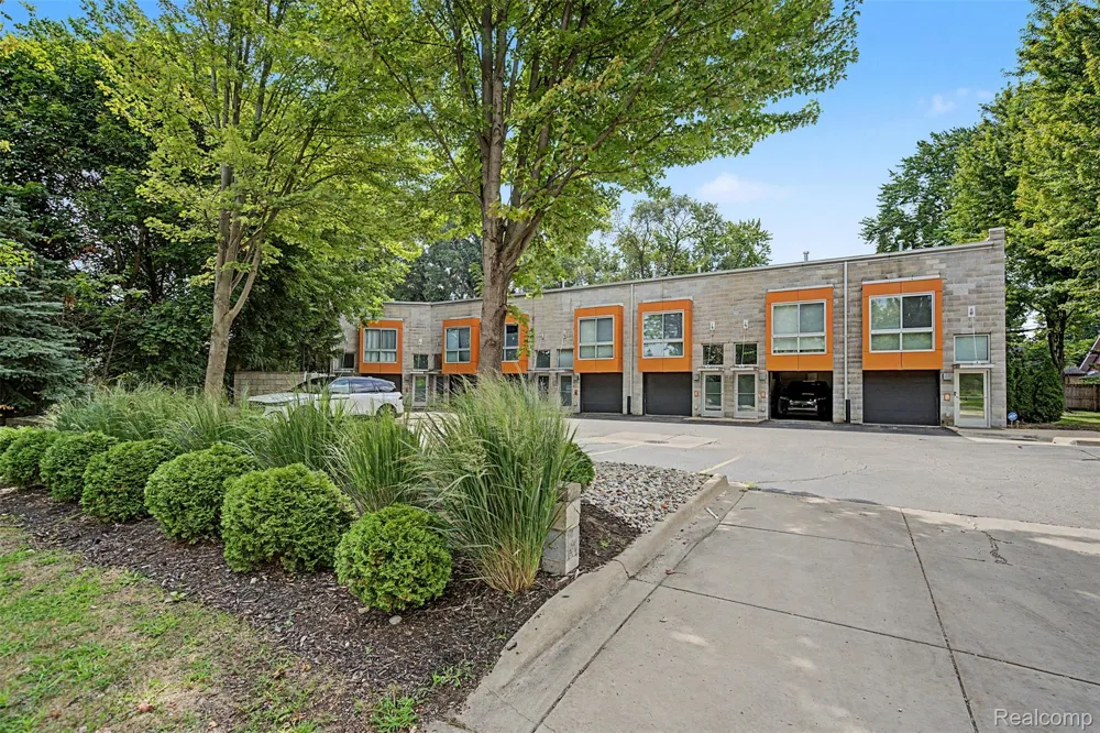 432 E Parent Avenue Royal Oak City, MI 48067