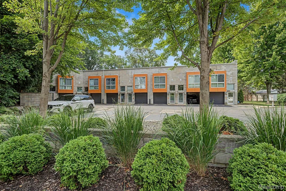 432 E Parent Avenue Royal Oak City, MI 48067