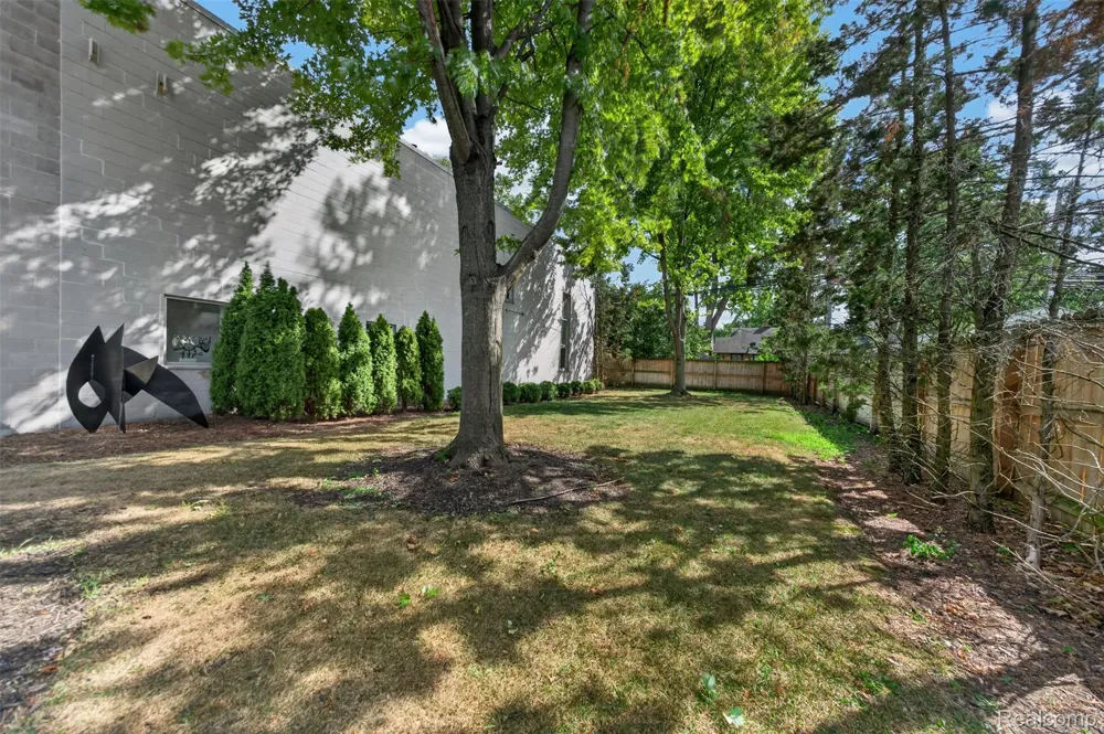 432 E Parent Avenue Royal Oak City, MI 48067