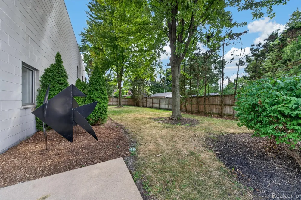 432 E Parent Avenue Royal Oak City, MI 48067