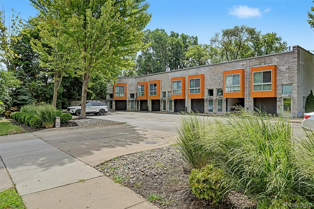 432 E Parent Avenue Royal Oak City, MI 48067