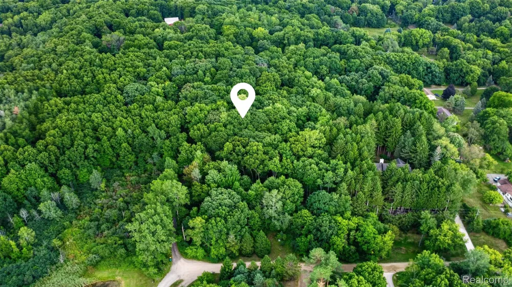 Faust Dr Brandon Charter Township, MI 48462