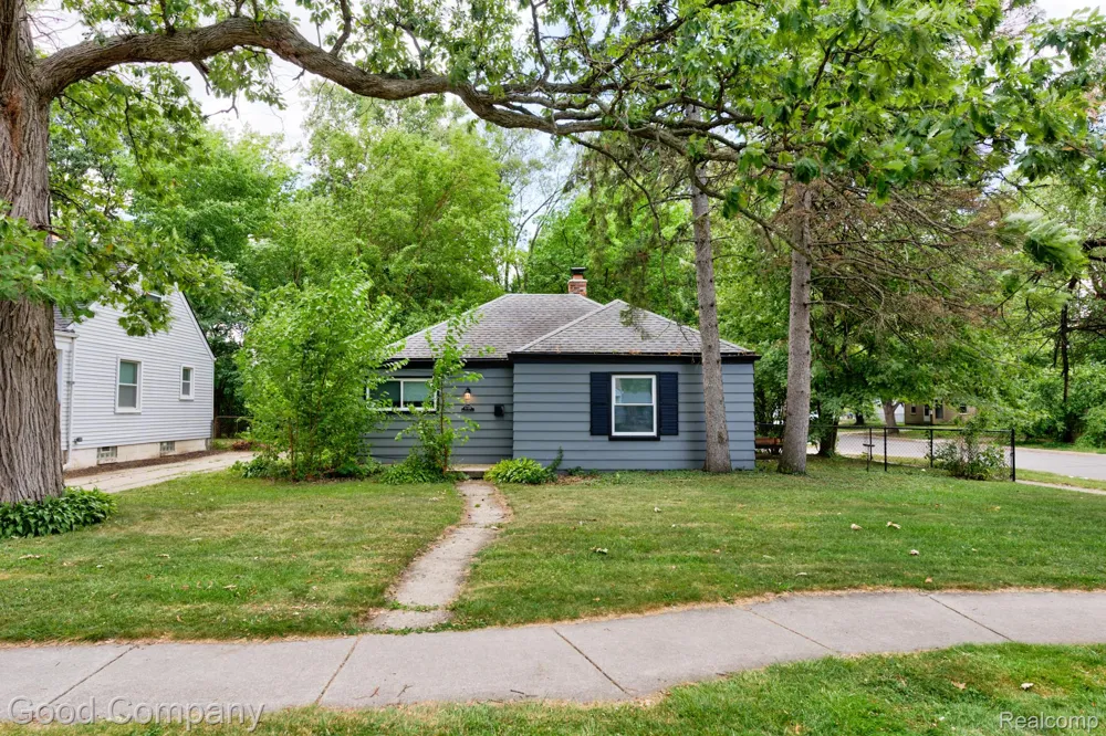 1710 Woodward Heights Ferndale City, MI 48220