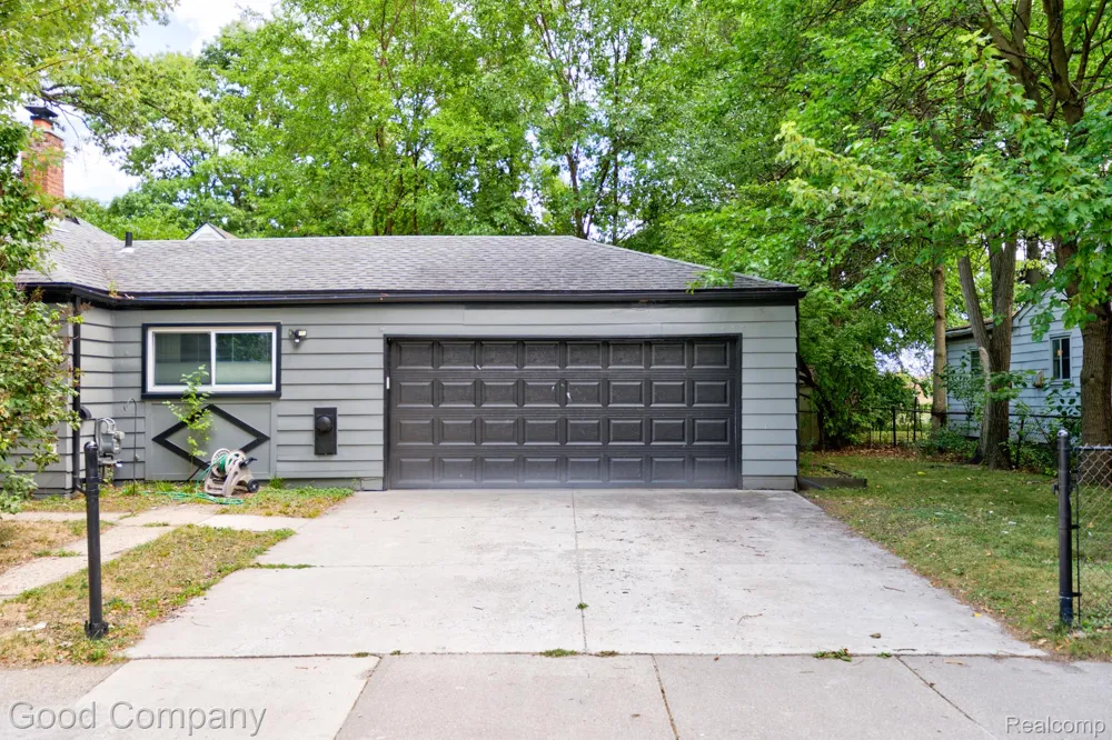 1710 Woodward Heights Ferndale City, MI 48220