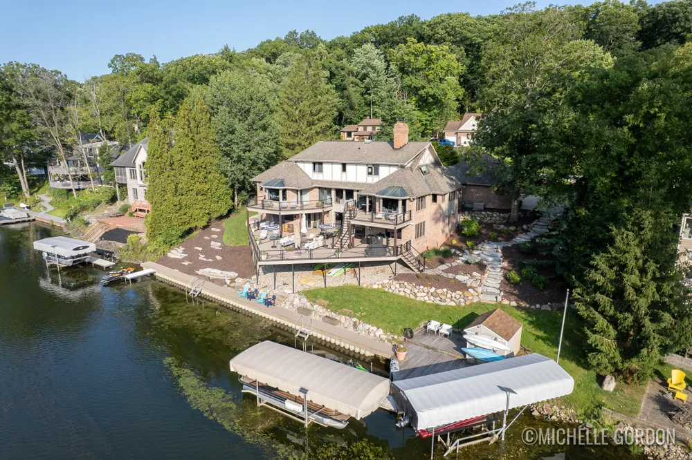 2465 Cascade Springs Drive SE Cascade Charter Township, MI 49546