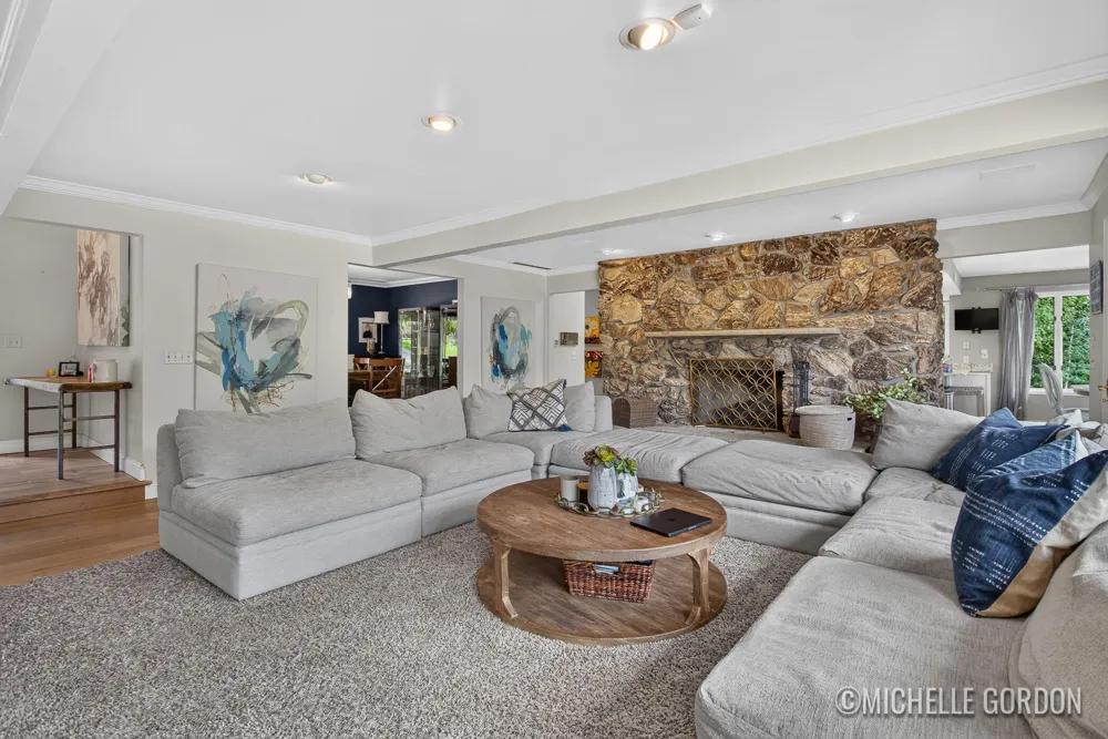 2465 Cascade Springs Drive SE Cascade Charter Township, MI 49546