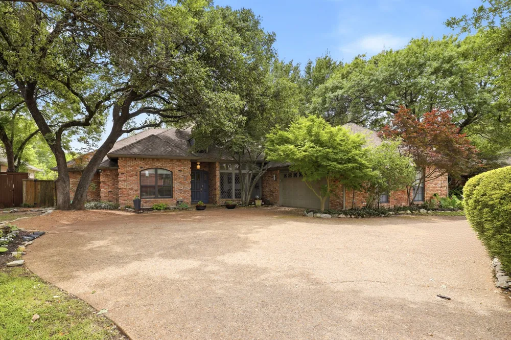 8710 Sanshire Avenue Dallas, TX 75231