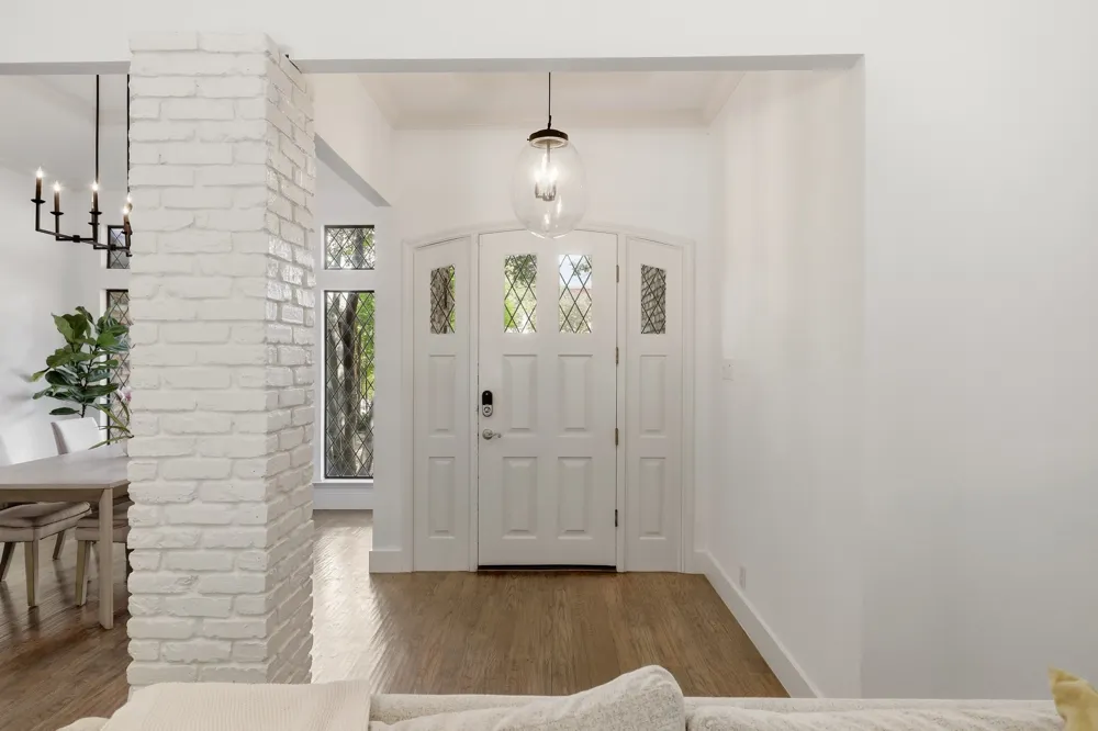 8710 Sanshire Avenue Dallas, TX 75231