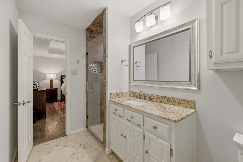 8710 Sanshire Avenue Dallas, TX 75231