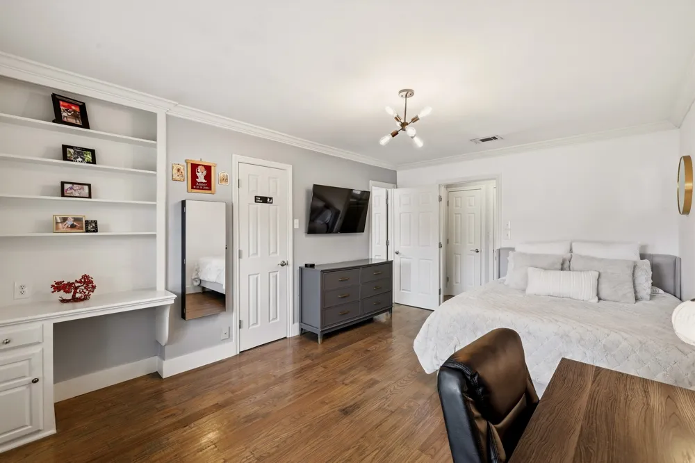 8710 Sanshire Avenue Dallas, TX 75231