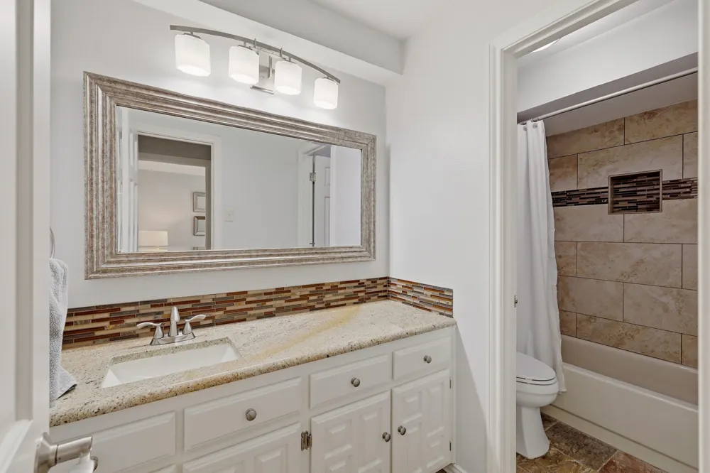8710 Sanshire Avenue Dallas, TX 75231