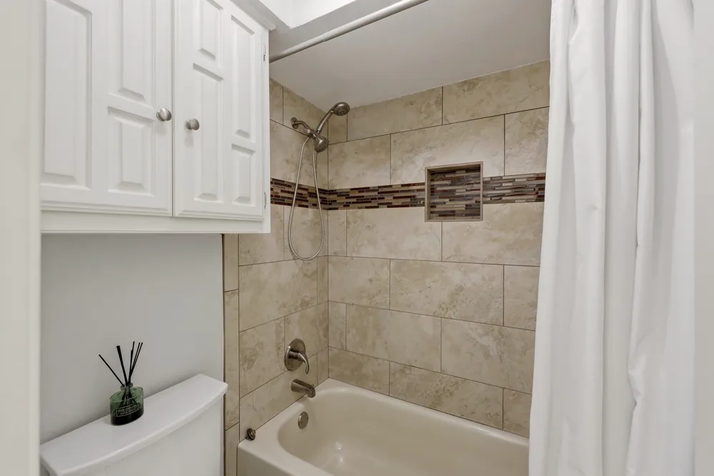 8710 Sanshire Avenue Dallas, TX 75231