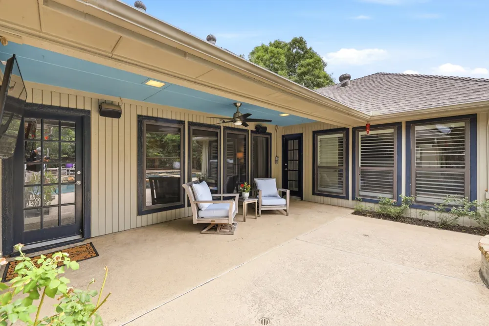 8710 Sanshire Avenue Dallas, TX 75231