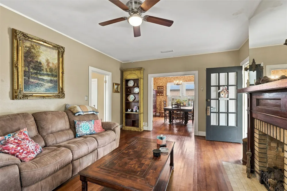 209 S Bond Street Whitewright, TX 75491