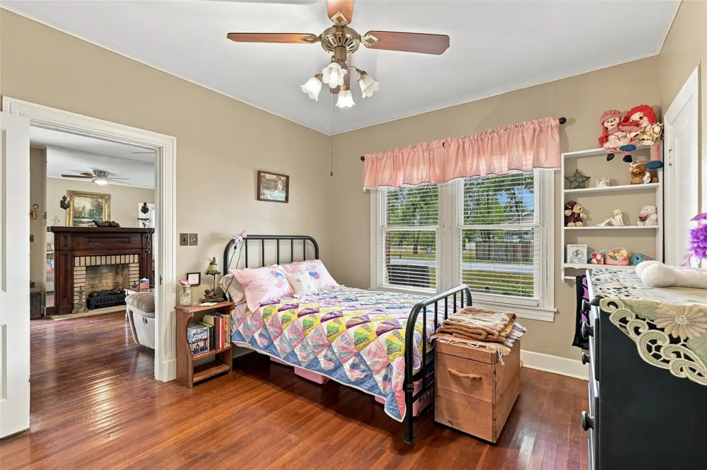 209 S Bond Street Whitewright, TX 75491