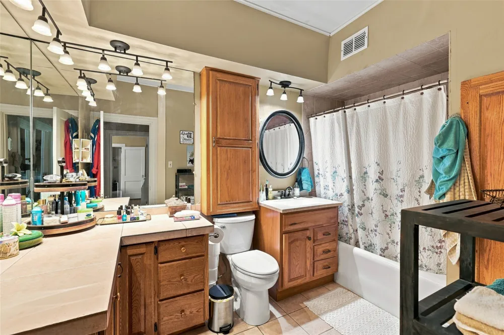 209 S Bond Street Whitewright, TX 75491