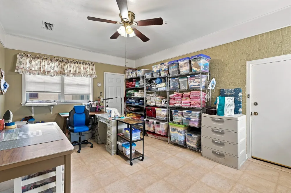 209 S Bond Street Whitewright, TX 75491