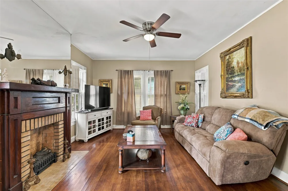 209 S Bond Street Whitewright, TX 75491