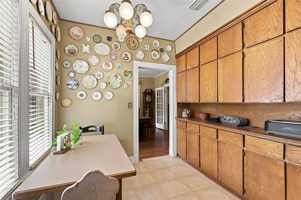 209 S Bond Street Whitewright, TX 75491
