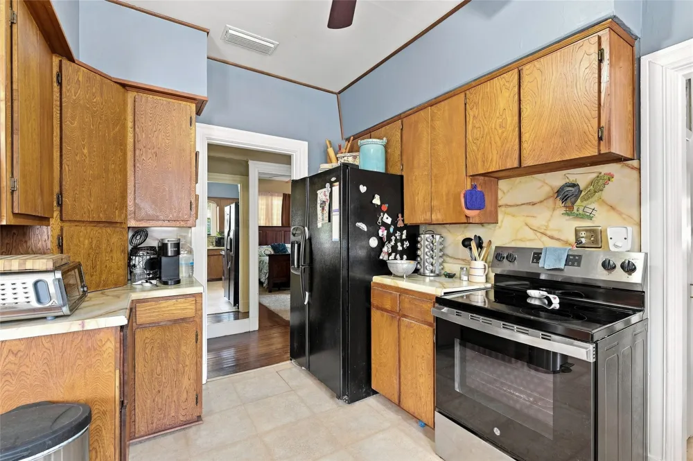 209 S Bond Street Whitewright, TX 75491