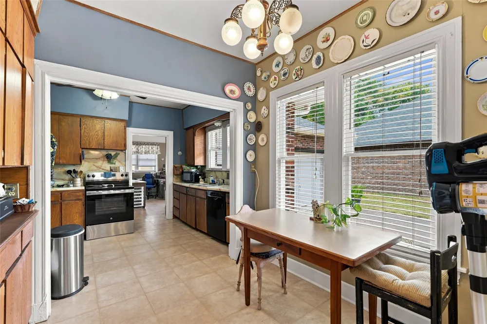 209 S Bond Street Whitewright, TX 75491