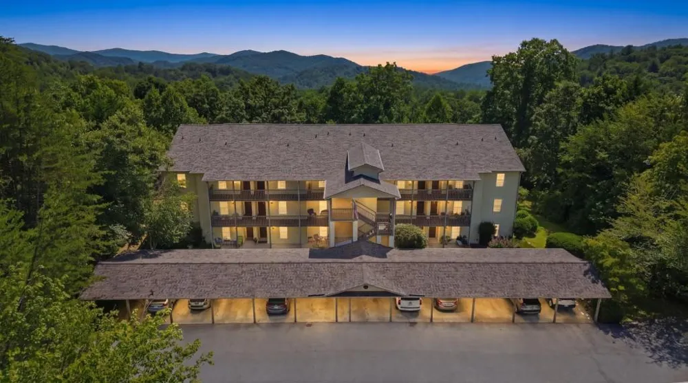 300 Ginger Creek  #307 Clayton, GA 30525