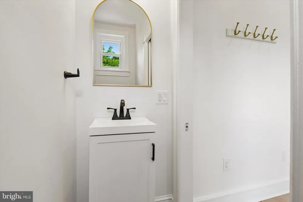 451 E WALNUT LANE Philadelphia, PA 19144