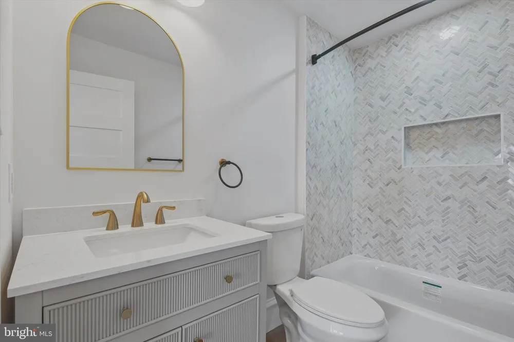 451 E WALNUT LANE Philadelphia, PA 19144
