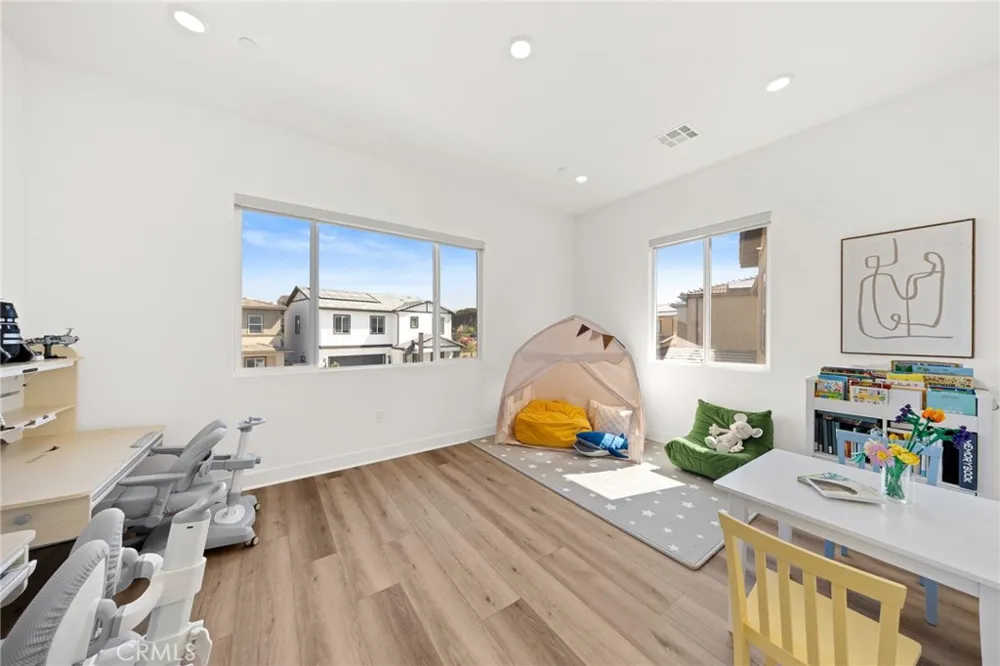 236 Lily Loop Irvine, CA 92618