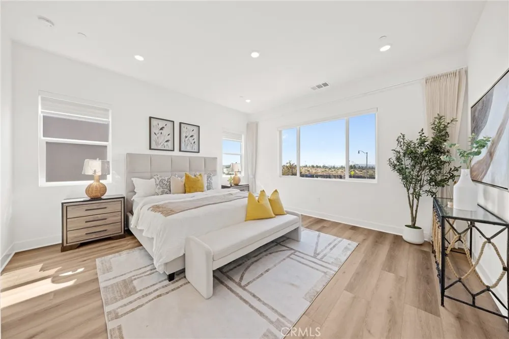 236 Lily Loop Irvine, CA 92618